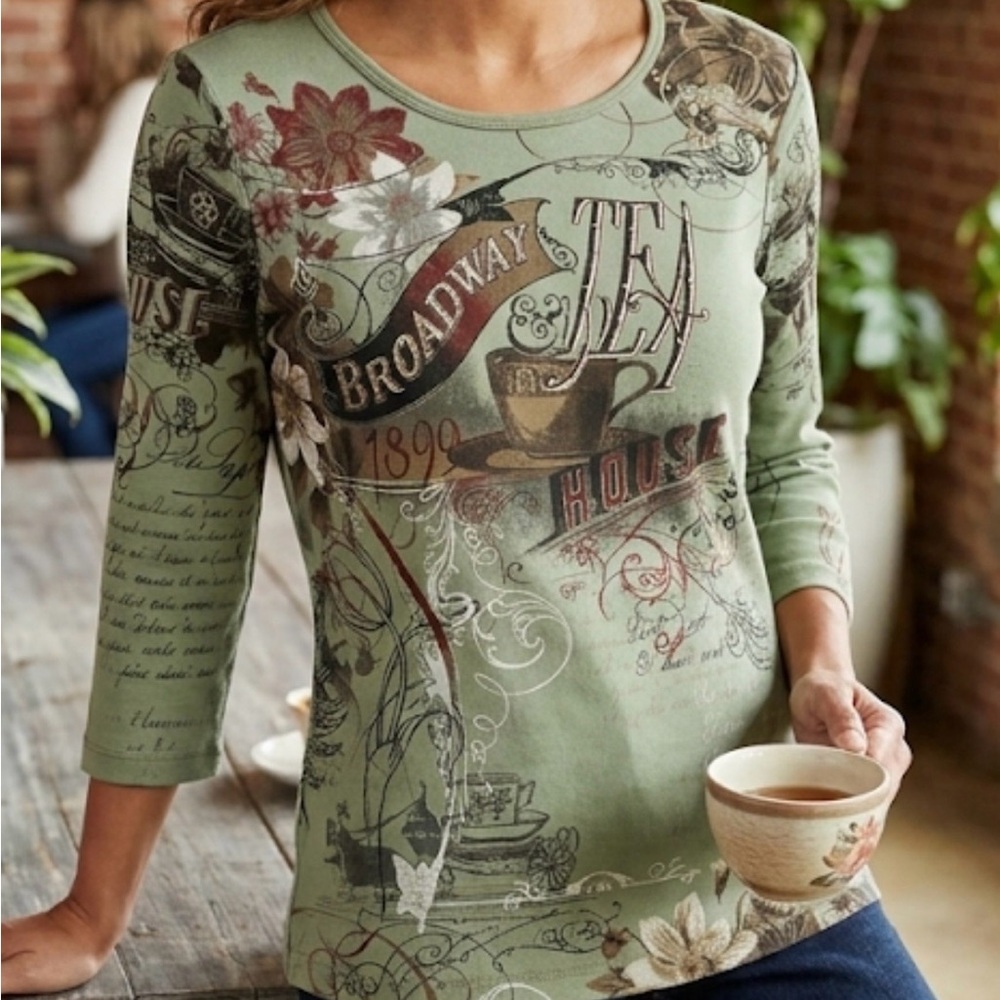 Christopher & Banks Green Broadway Tea House Graphic Top P/S